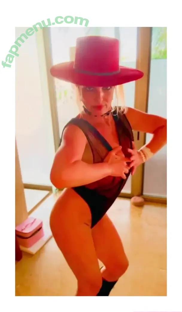 Britney Spears nude photo #4690 (britneyspears / xoxobritneyj)