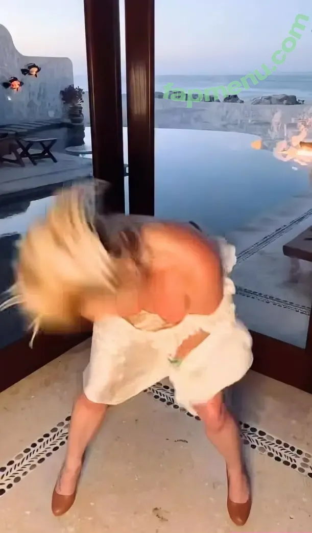 Britney Spears nude photo #4697 (britneyspears / xoxobritneyj)