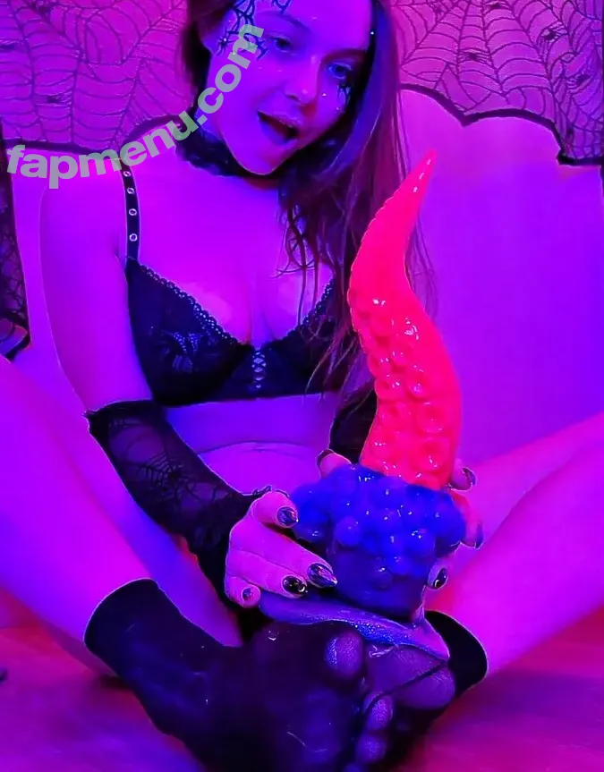 Britney nude photo #0090 (_._britneyy_._ / britclarkxo / britneyspears)