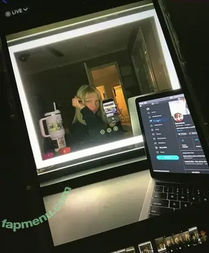 Britt Britt / brittsmith / thebrittbsmith nude photo #0018