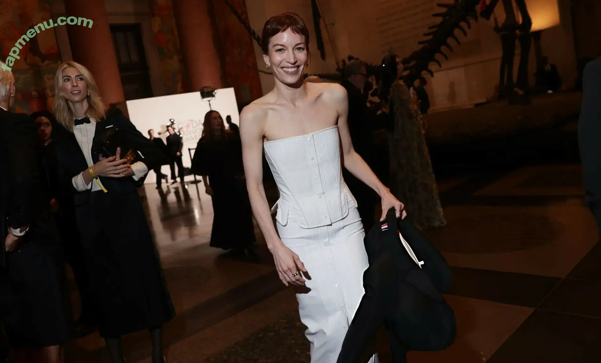 Britt Lower nude photo #0203 (brittle)