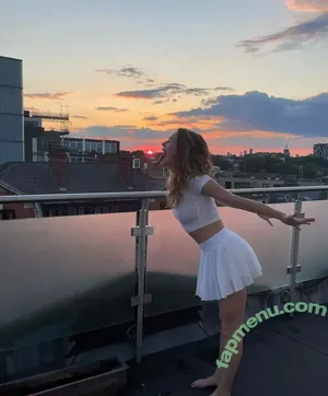 Britt Robertson / brittlrobertson nude photo #0122