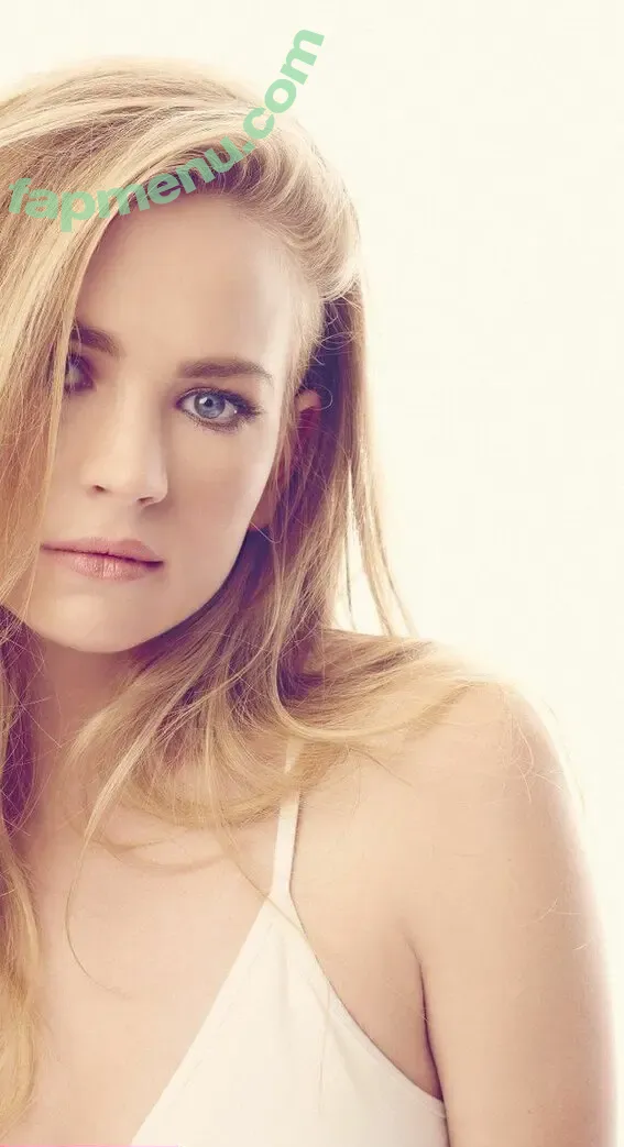 Britt Robertson nude photo #0134 (brittlrobertson)