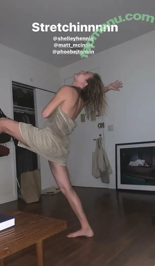 Britt Robertson nude photo #0135 (brittlrobertson)