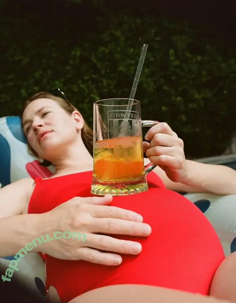 Britt Robertson nude photo #0149 (brittlrobertson / masterrobertson)