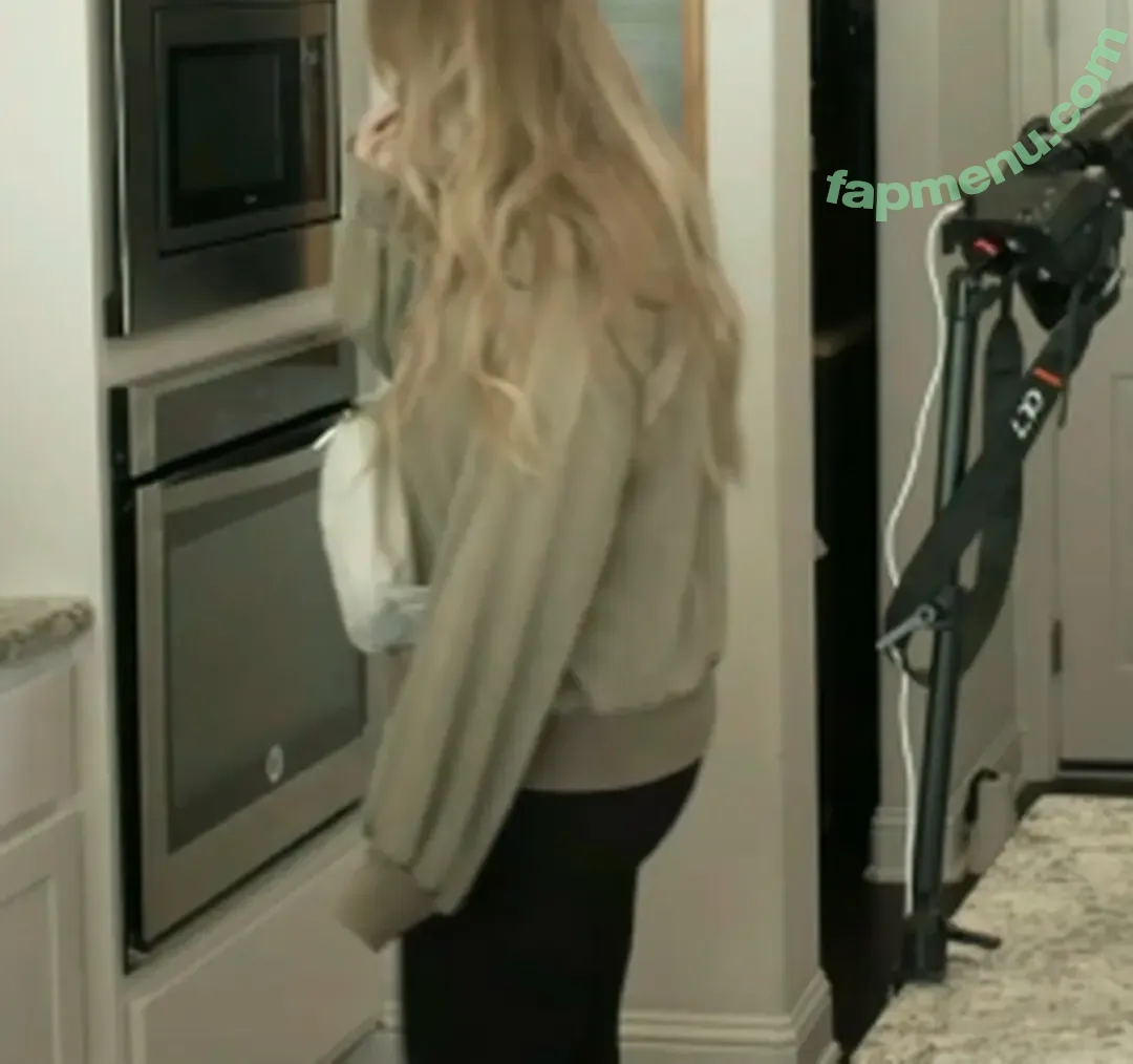 Brittany nude photo #0009 (Brittt / Britttv_ / Kato_Kat / brittanyblair)