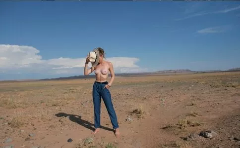 Brittany Fleming / georgiahun / iambrittanyfleming nude photo #0003