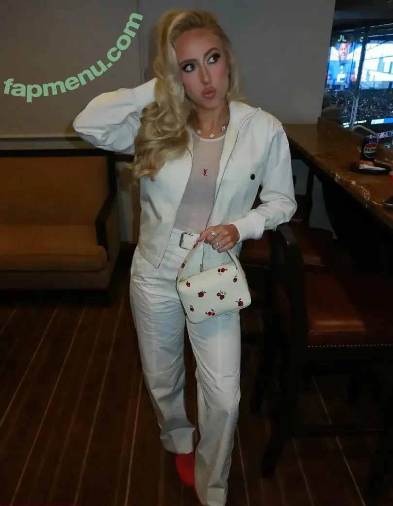 Brittany Lynne nude photo #0058 (BrittanyLynne / Mahomes / tattoosnthickthighs)