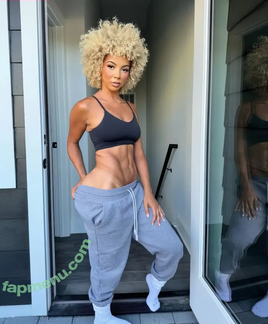 Brittany Renner nude photo #0018 (bundleofbrittany)