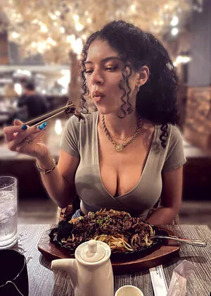 Brittany Venti / BrittanyVenti / brittany_venti / brittanywears nude photo #0629