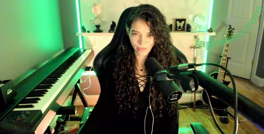 Brittany Venti nude photo #0332 (BrittanyVenti / brittany_venti / brittanywears)