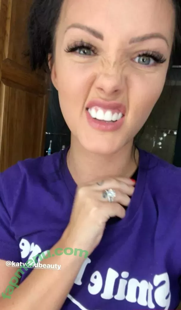 Brittney Atwood nude photo #0056 (Brittney Smith / brittneyatwood / brittneylsmith)