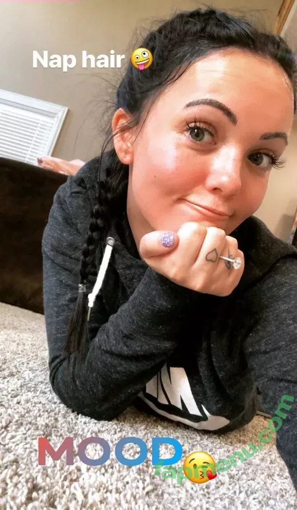 Brittney Atwood nude photo #0062 (Brittney Smith / brittneyatwood / brittneylsmith)