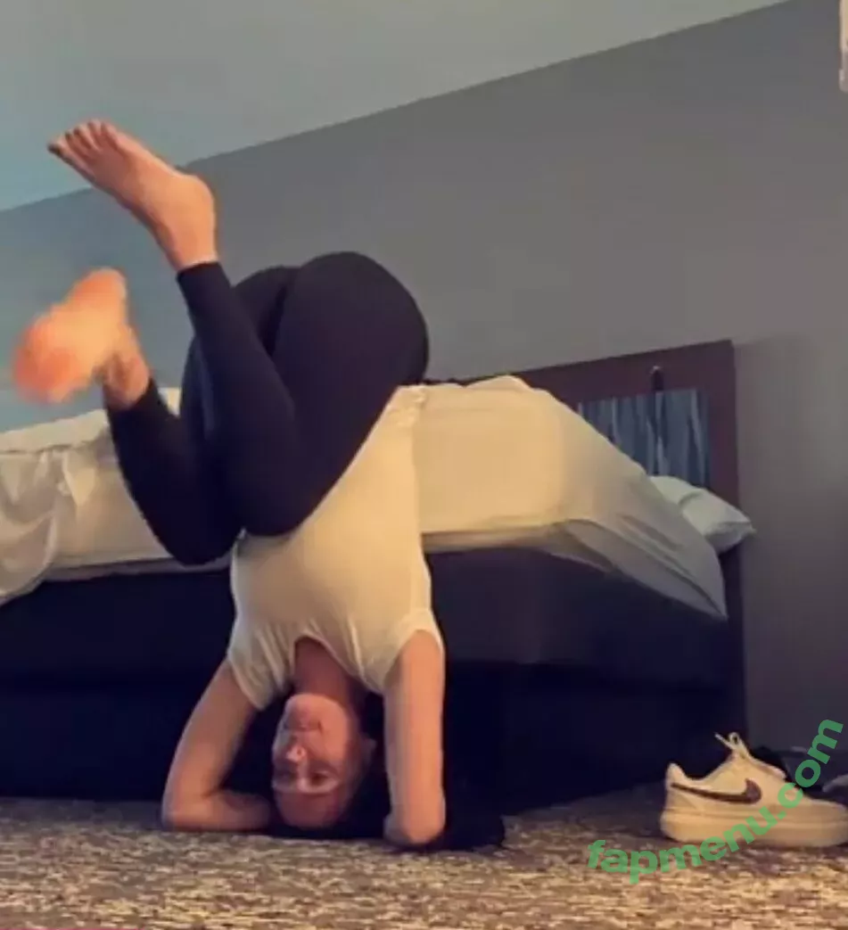 Brittney Atwood nude photo #0080 (Brittney Smith / brittneyatwood / brittneylsmith)