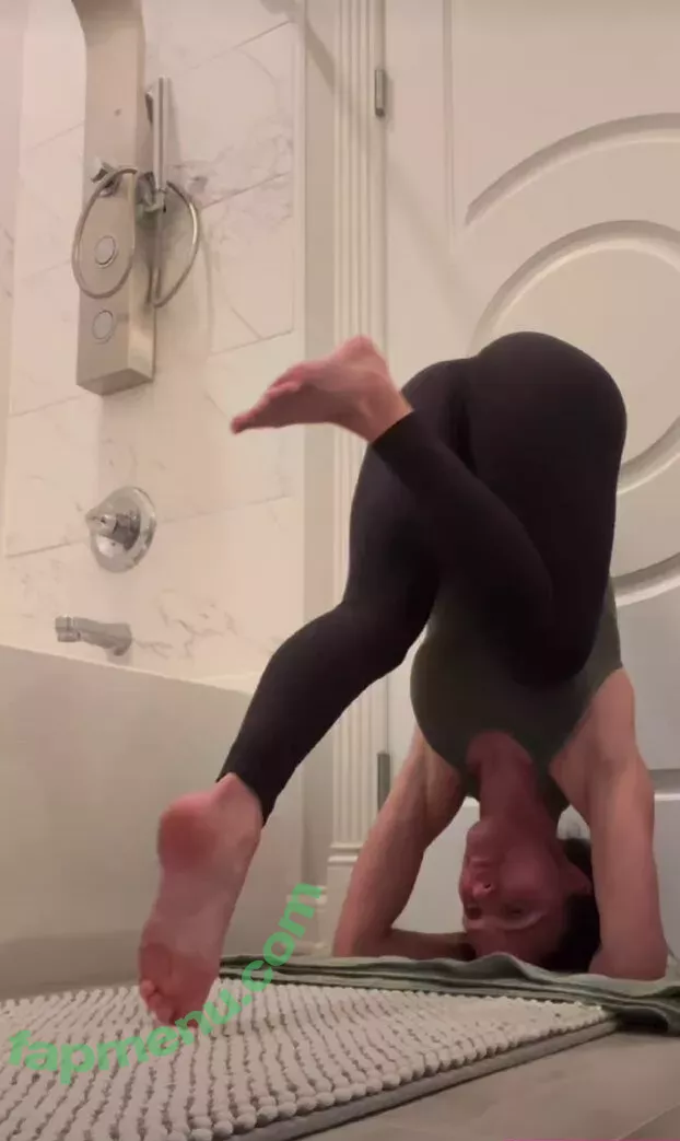 Brittney Atwood nude photo #0086 (Brittney Smith / brittneyatwood / brittneylsmith)