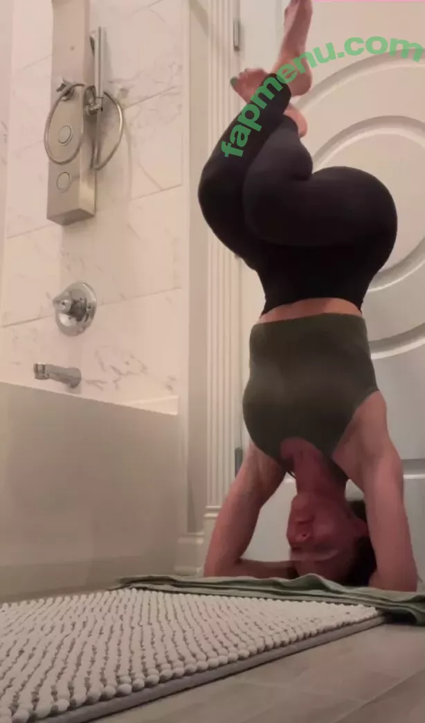 Brittney Atwood nude photo #0088 (Brittney Smith / brittneyatwood / brittneylsmith)