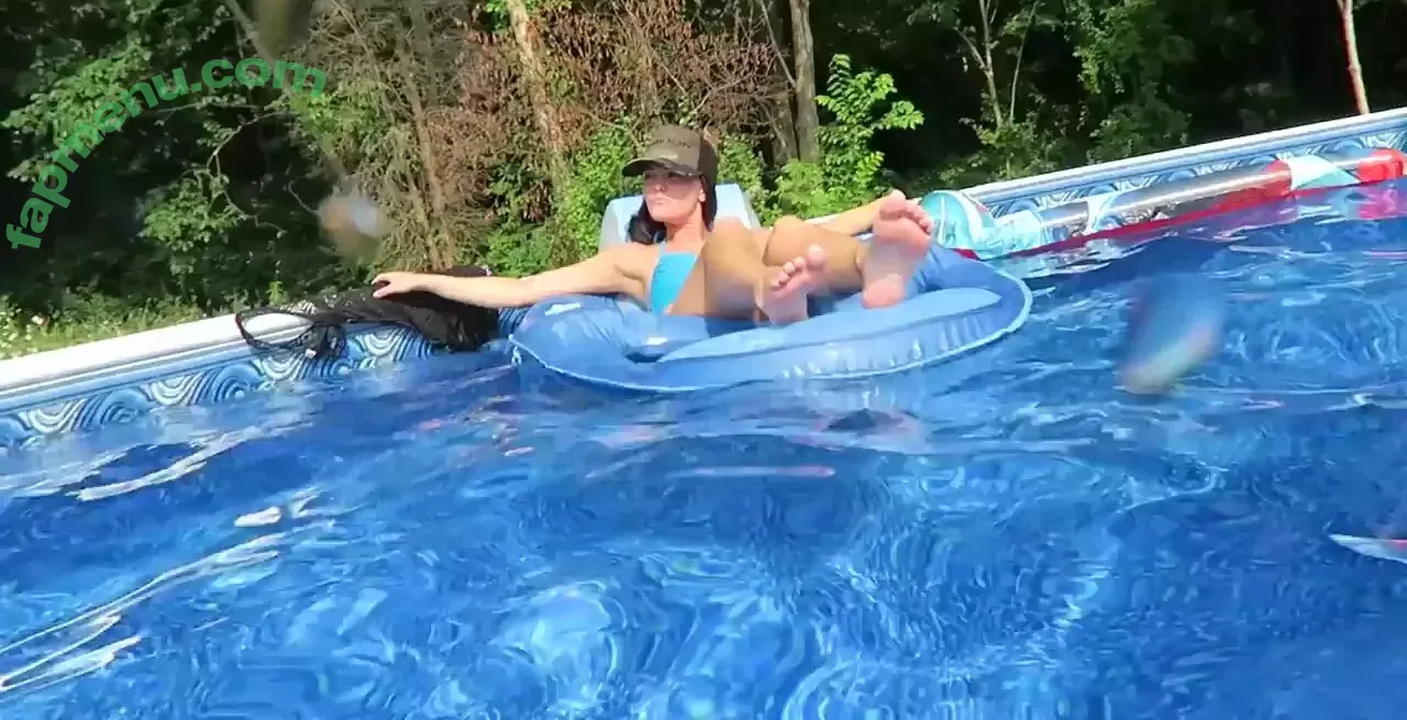 Brittney Atwood nude photo #0120 (Brittney Smith / brittneyatwood / brittneylsmith)