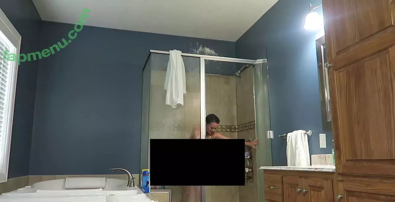 Brittney Atwood nude photo #0134 (Brittney Smith / brittneyatwood / brittneylsmith)