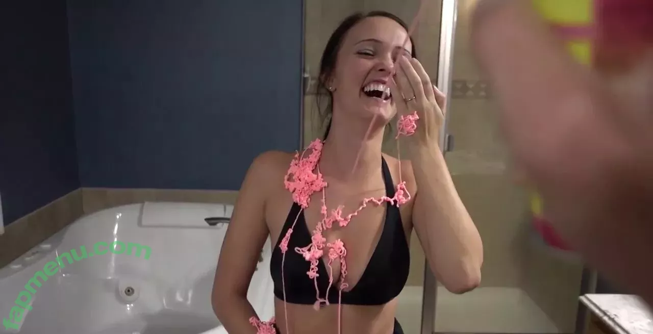 Brittney Atwood nude photo #0137 (Brittney Smith / brittneyatwood / brittneylsmith)