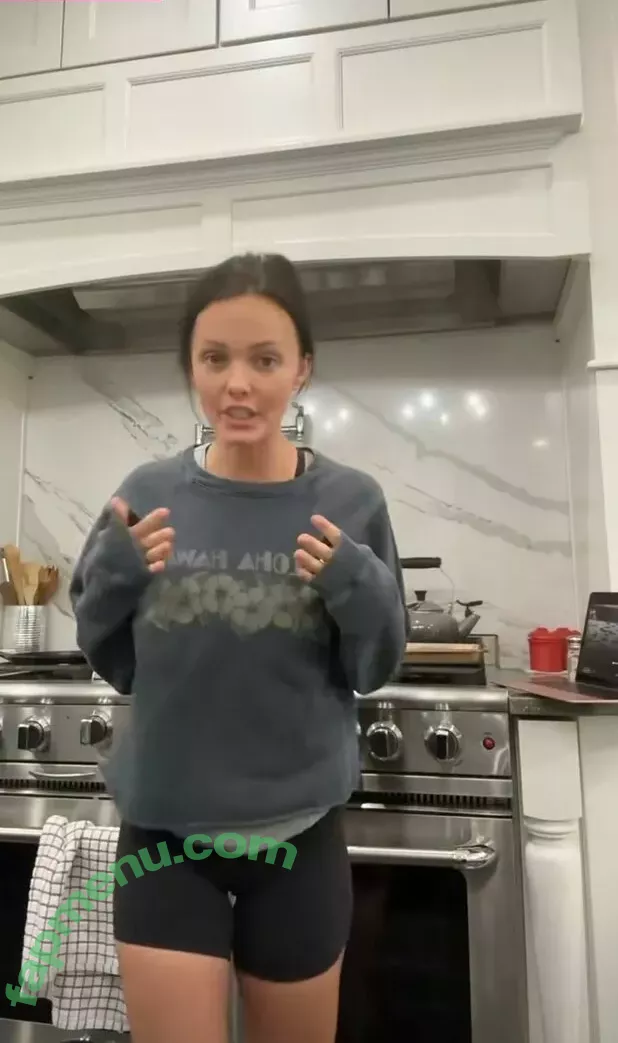 Brittney Atwood nude photo #0152 (Brittney Smith / brittneyatwood / brittneylsmith)