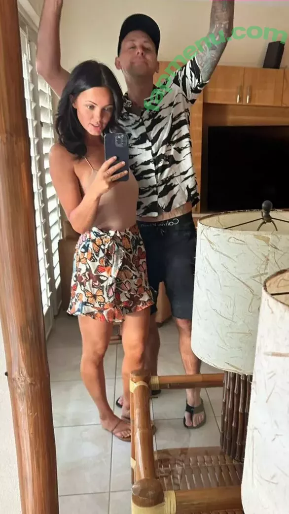 Brittney Atwood nude photo #0186 (Brittney Smith / brittneyatwood / brittneylsmith)