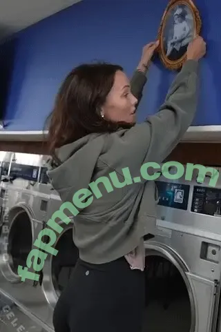 Brittney Atwood nude photo #1036 (Brittney Smith / brittneyatwood / brittneylsmith)