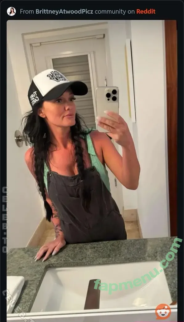 Brittney Atwood nude photo #1043 (Brittney Smith / brittneyatwood / brittneylsmith)