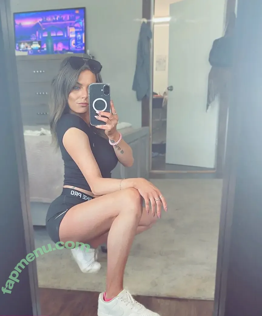 Brittni Boling nude photo #0004 (brittniboling / onlybrittsins)