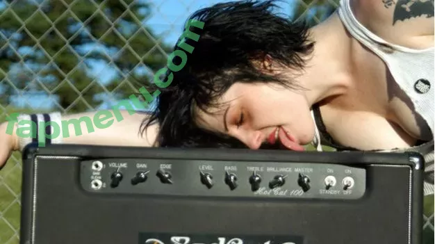 Brody Dalle nude photo #0017 (nerdjuice79)