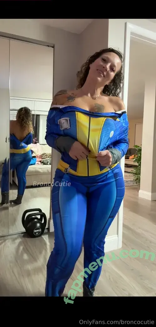 Broncocutie nude photo #0402 (broncocutie1)