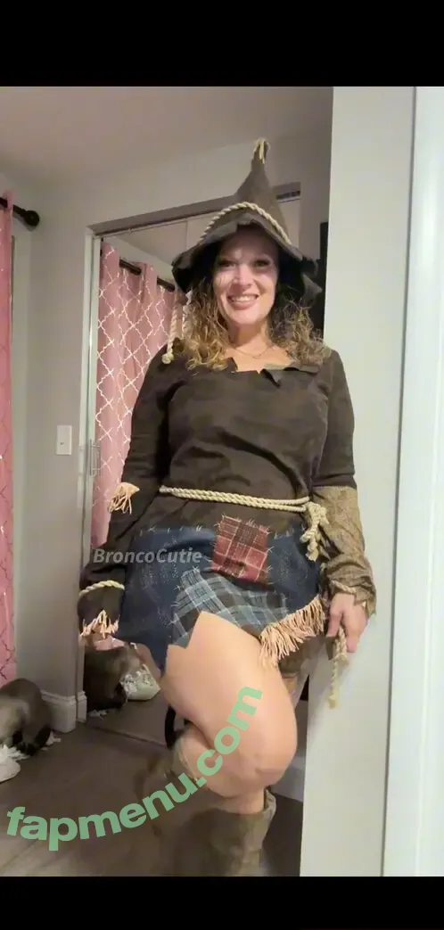 Broncocutie nude photo #0407 (broncocutie1)