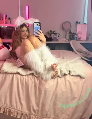 Bronwin / bronwin123 / bronwinaurora nude photo #0237