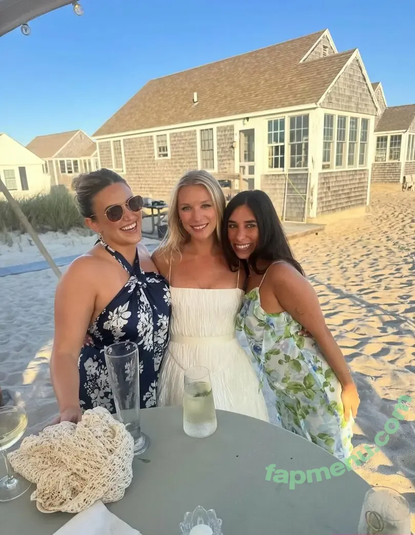 Brooke Averick nude photo #0051 (LadyEfron / brookeaverick)