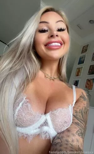 brookeshowsxx nude photo #4494