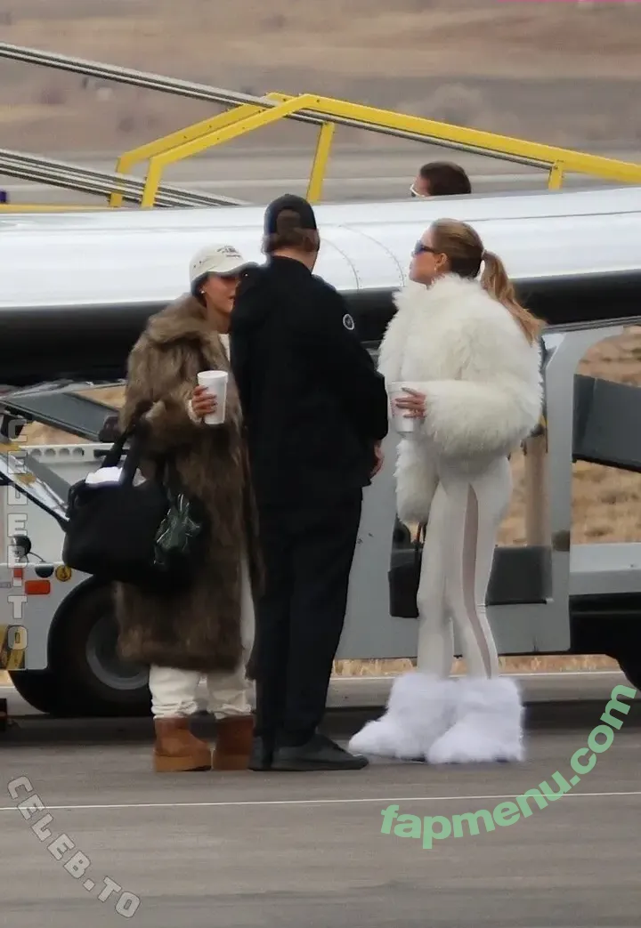 Brooks Nader nude photo #1953 (brooksnader)