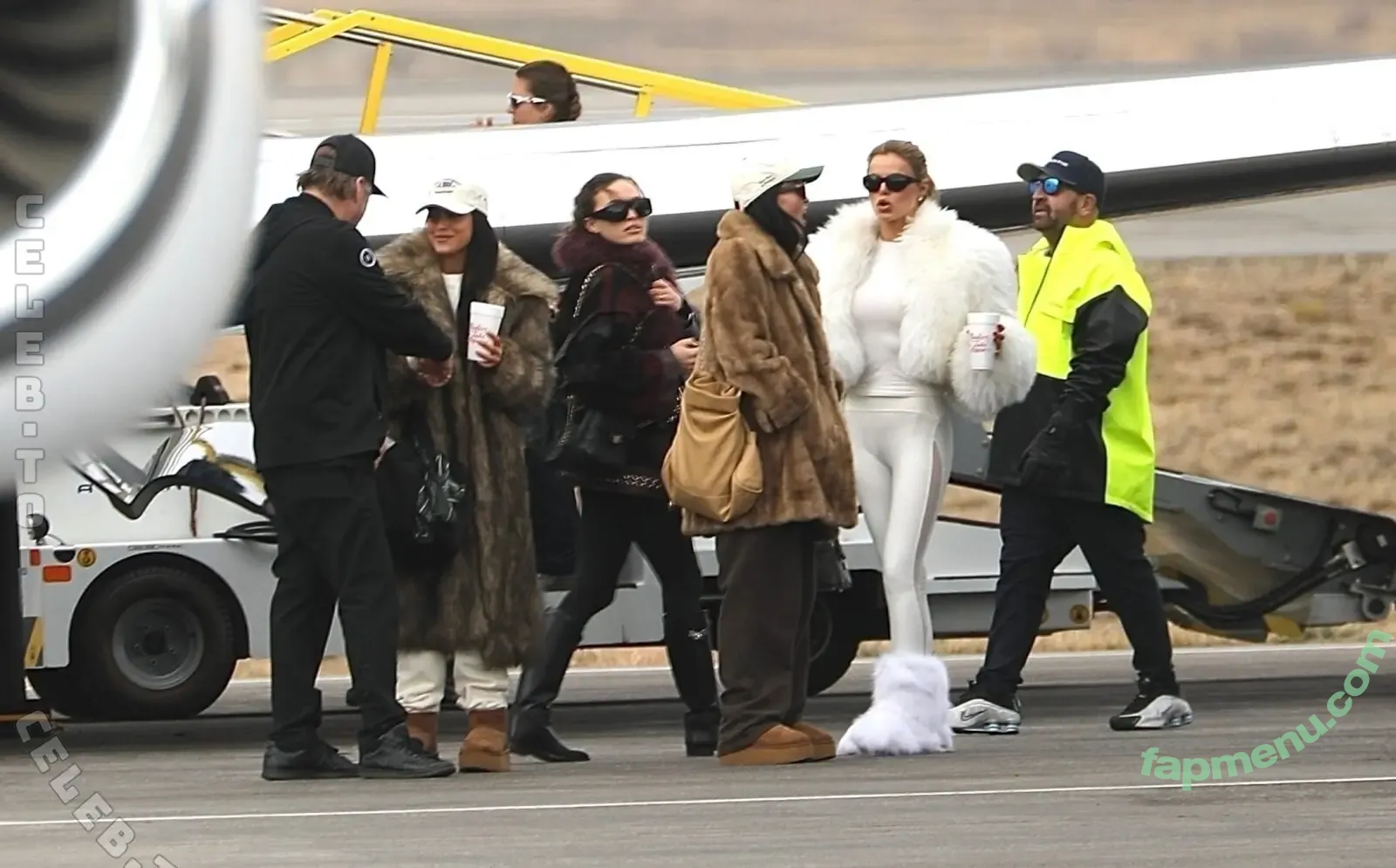 Brooks Nader nude photo #1954 (brooksnader)