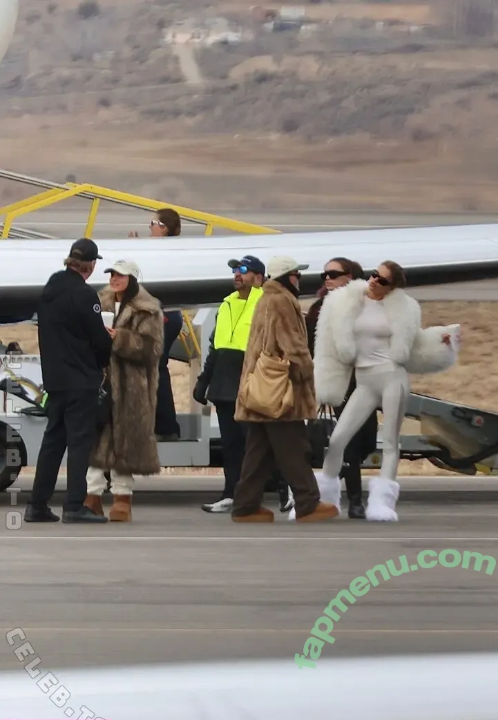 Brooks Nader nude photo #1955 (brooksnader)