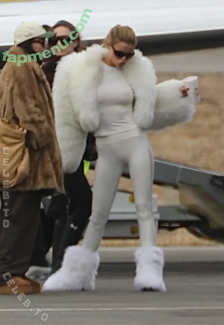 Brooks Nader nude photo #1960 (brooksnader)