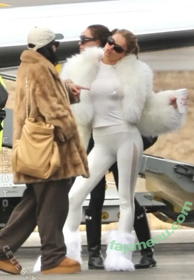 Brooks Nader nude photo #1967 (brooksnader)