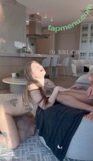 Bruna Biondo / _brucb_ / brucbb nude photo #0020