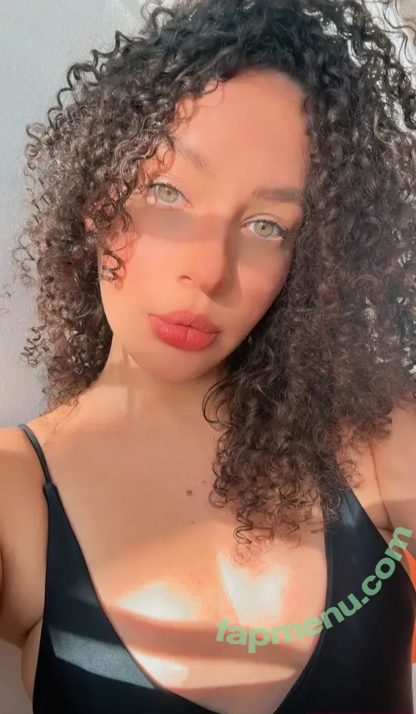 Bruna Caixeiro nude photo #0007 (buhcaixeiro)