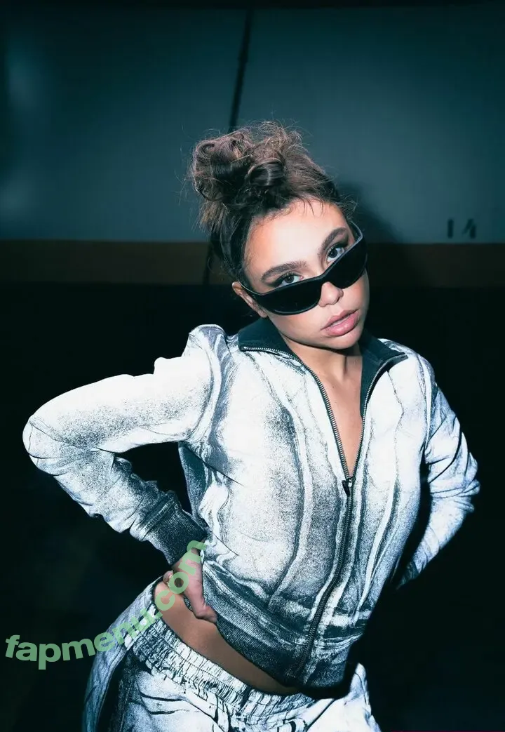 Bruna Carvalho nude photo #0138 (Bruna16 / bruallhoo)