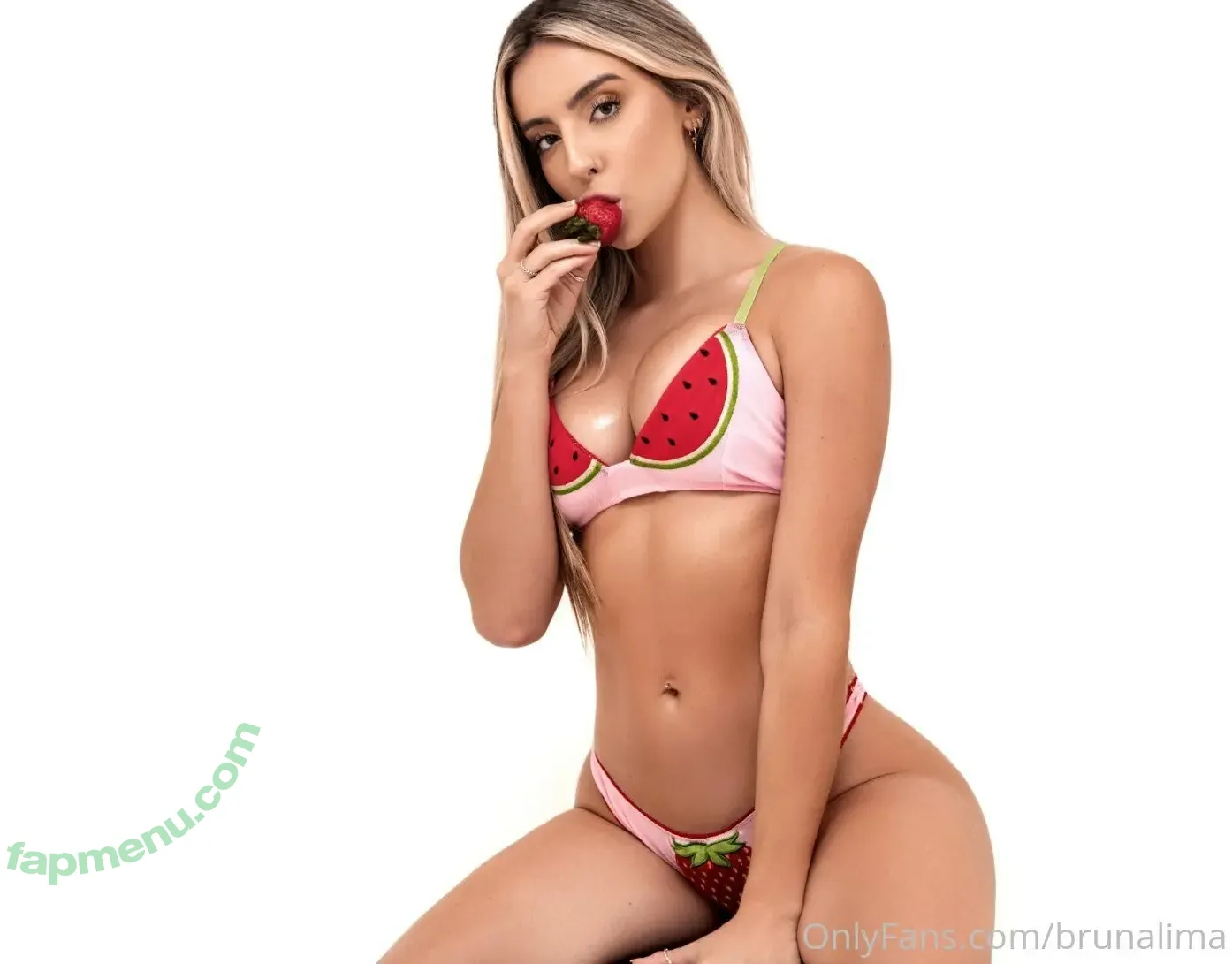 Bruna Lima nude photo #0025 (Xoobruna / brunalima)
