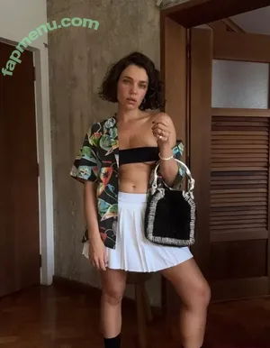 Bruna Linzmeyer / brunalinzmeyer nude photo #0234