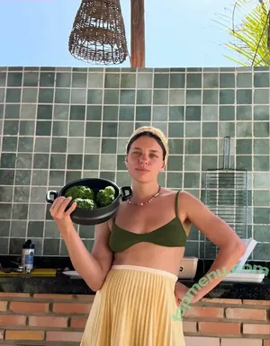 Bruna Linzmeyer / brunalinzmeyer nude photo #0264