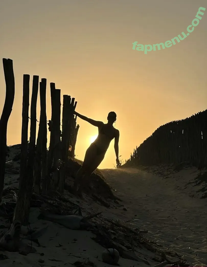 Bruna Linzmeyer nude photo #0271 (brunalinzmeyer)