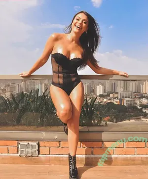 Bruna Louise / abrunalouise nude photo #0026