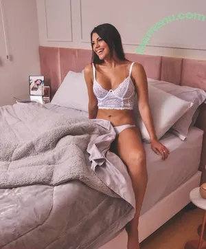 Bruna Louise / abrunalouise nude photo #0028