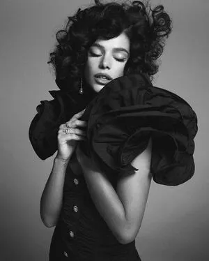 Bruna Marquezine / brumarquezine / brunamarquezine nude photo #0284