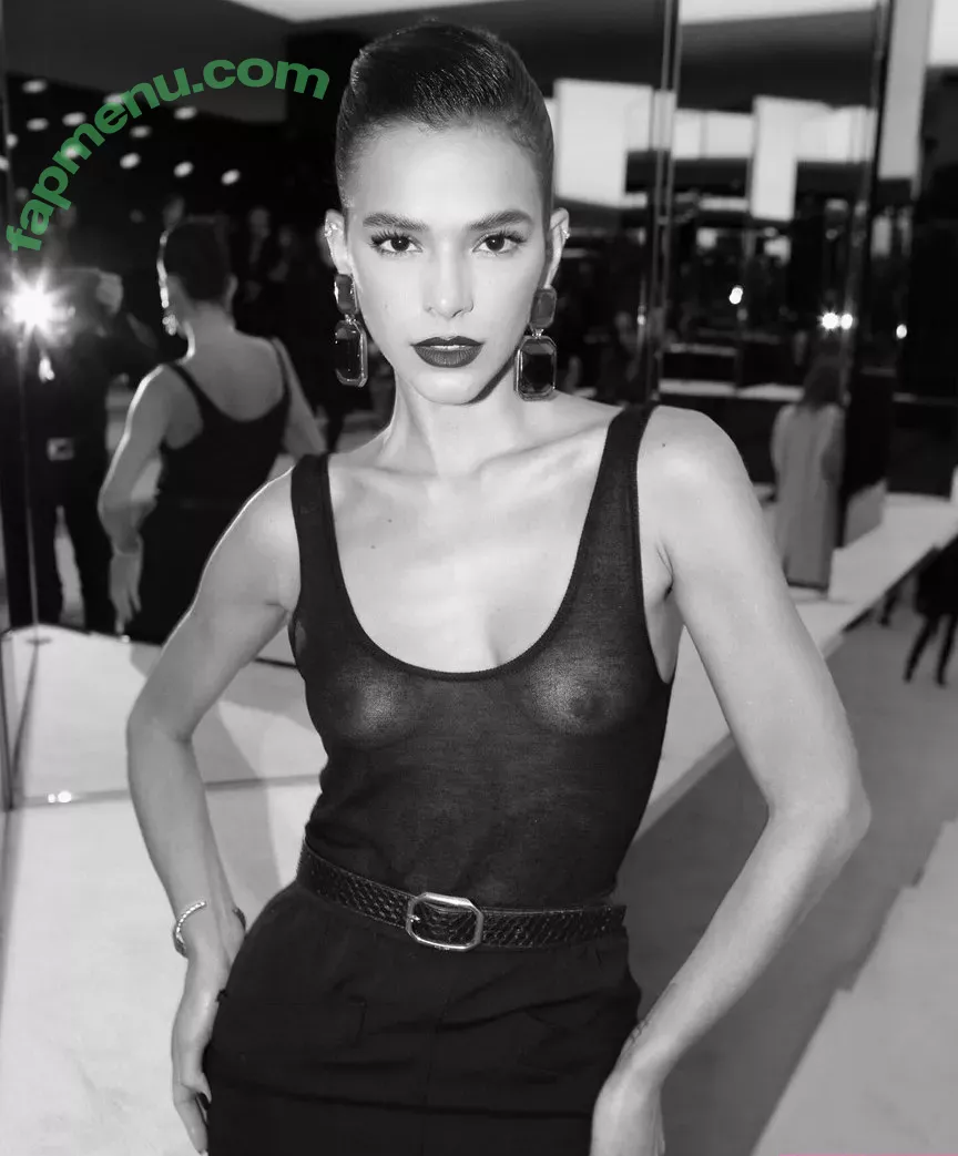 Bruna Marquezine nude photo #0023 (brumarquezine / brunamarquezine)